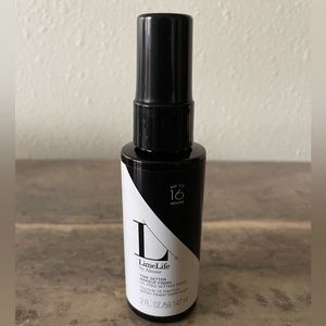 Travel Size Finishing Spray
